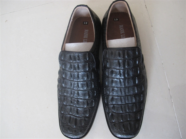 Giày nam gai lưng cá sấu