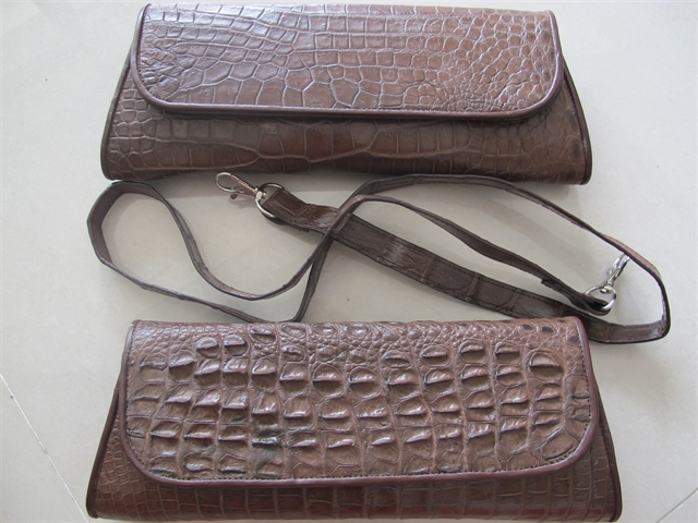 Ví nữ da cá sấu dây đeo